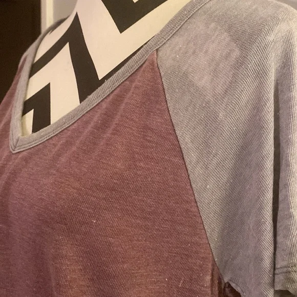 AE Sweater shirt - Picture 2 of 3